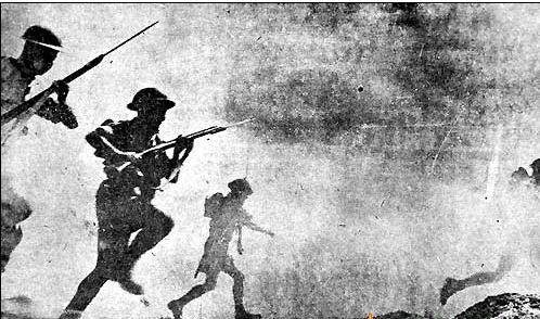 湖北荆州海子湖决口 武警泅水封堵已成功合拢(图)